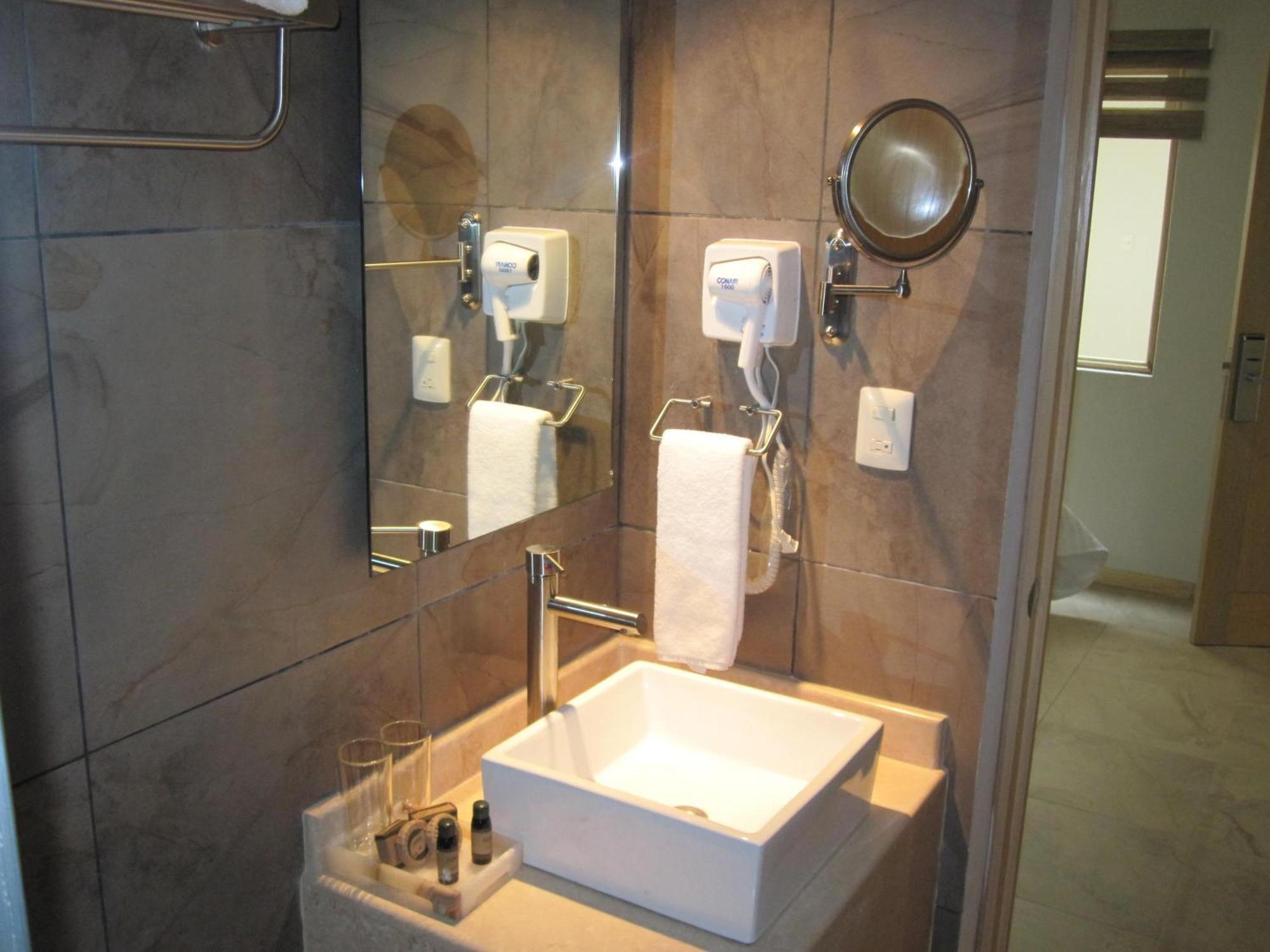 Rymma Hotel Морелия Экстерьер фото